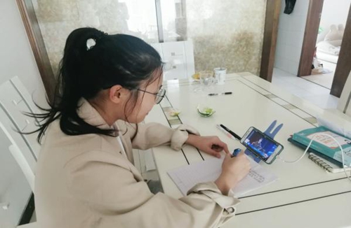 beat365正版唯一官网必一医学院党总支组织收看 张桂梅思政大讲堂首场报告会 第 5 张 beat365正版唯一官网必一医学院党总支组织收看 张桂梅思政大讲堂首场报告会 第 5 张