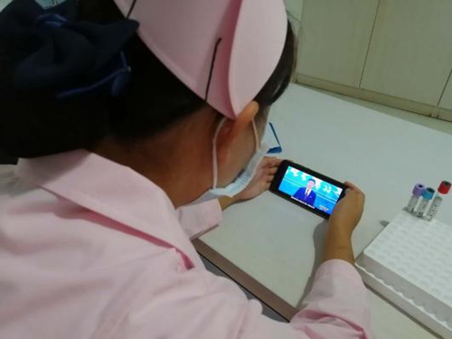 beat365正版唯一官网必一医学院党总支组织收看 张桂梅思政大讲堂首场报告会 第 10 张 beat365正版唯一官网必一医学院党总支组织收看 张桂梅思政大讲堂首场报告会 第 10 张