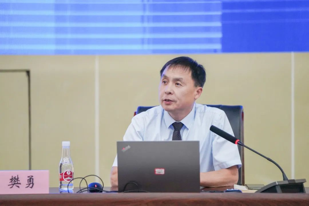 树师德 铸师魂 正师风 beat365正版唯一官网必一开展师德师风集中学习教育专题培训会 第 4 张 树师德 铸师魂 正师风 beat365正版唯一官网必一开展师德师风集中学习教育专题培训会 第 4 张