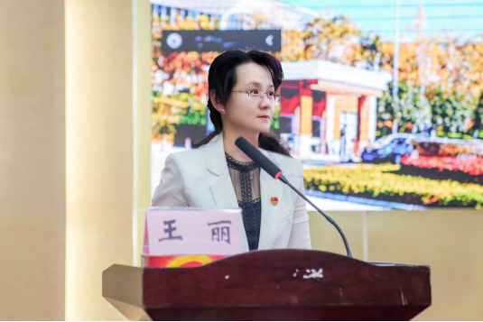 立德树人 以身为范——beat365正版唯一官网必一举行2024年上半年师德师风专题教育培训会 第 3 张 立德树人 以身为范——beat365正版唯一官网必一举行2024年上半年师德师风专题教育培训会 第 3 张