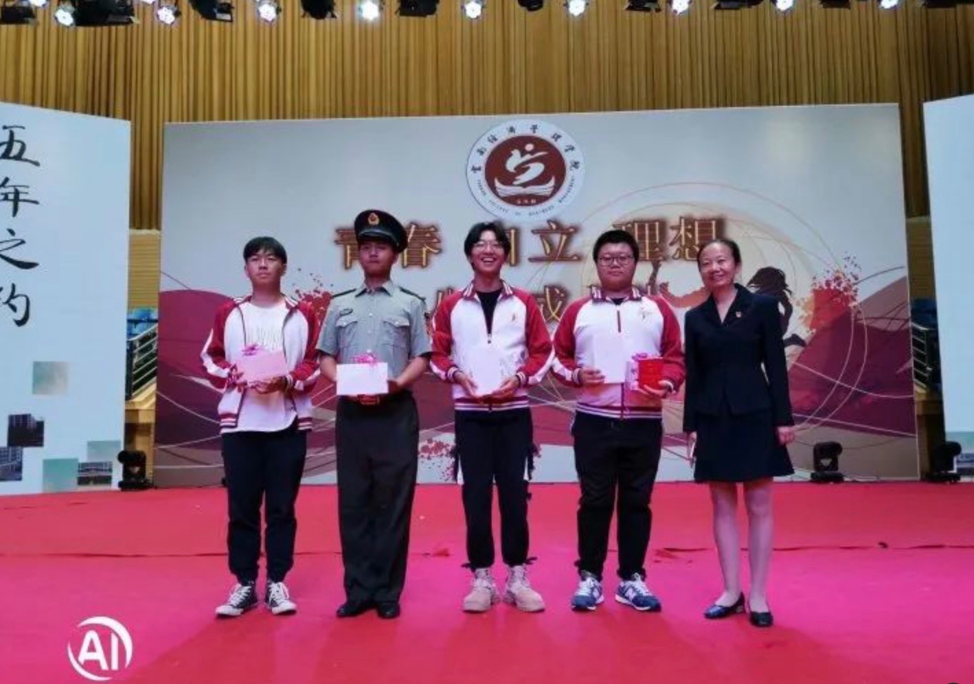 2000+同学的“何妈妈”,她是云南省最美高校辅导员! 第 8 张 2000+同学的“何妈妈”,她是云南省最美高校辅导员! 第 8 张