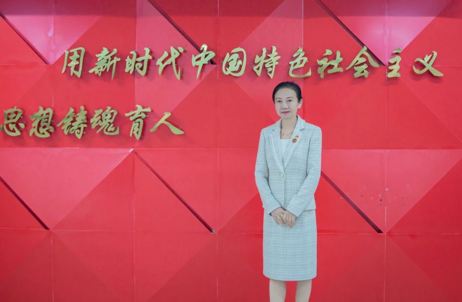 2000+同学的“何妈妈”,她是云南省最美高校辅导员! 第 12 张 2000+同学的“何妈妈”,她是云南省最美高校辅导员! 第 12 张
