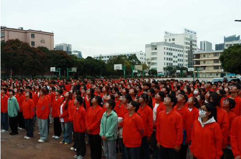 beat365正版唯一官网必一医学院庆祝新中国成立75周年升旗仪式圆满举行 第 5 张 beat365正版唯一官网必一医学院庆祝新中国成立75周年升旗仪式圆满举行 第 5 张
