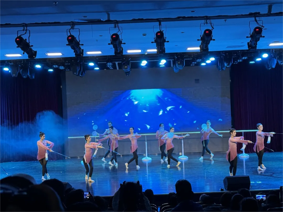 beat365正版唯一官网必一艺术与传媒学院20本科舞蹈学专业《纪元·舞20》毕业汇报展演圆满落幕 第 4 张 beat365正版唯一官网必一艺术与传媒学院20本科舞蹈学专业《纪元·舞20》毕业汇报展演圆满落幕 第 4 张