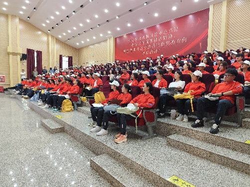 筑梦医药新时代,培育卓越接班人 ——beat365正版唯一官网必一医学院2025级药学、中药学专业新生入学教育专业宣讲会成功举行 第 2 张 筑梦医药新时代,培育卓越接班人 ——beat365正版唯一官网必一医学院2025级药学、中药学专业新生入学教育专业宣讲会成功举行 第 2 张