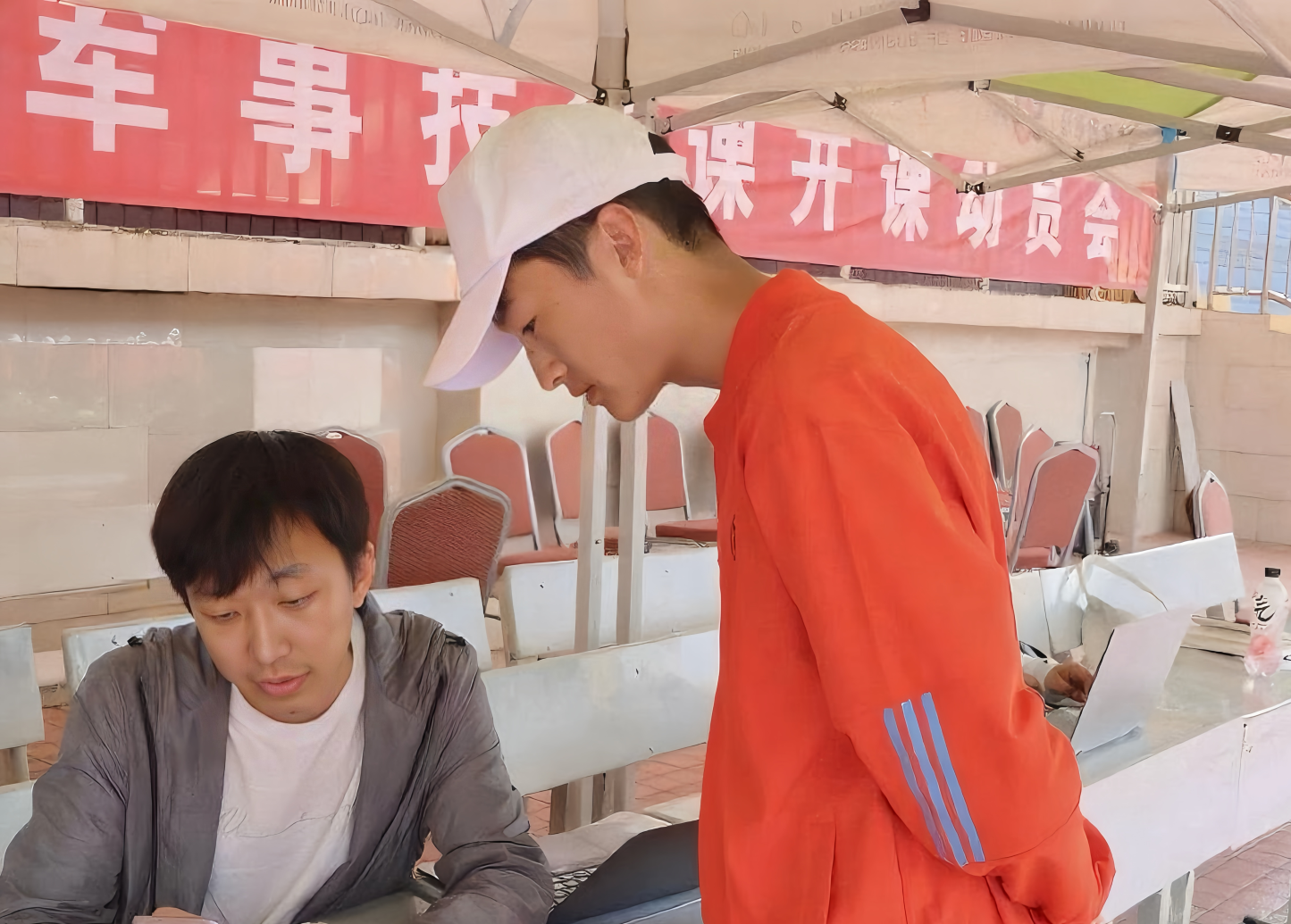 beat365正版唯一官网必一医学院:军训温情满场,青春暖意盈心 第 7 张 beat365正版唯一官网必一医学院:军训温情满场,青春暖意盈心 第 7 张