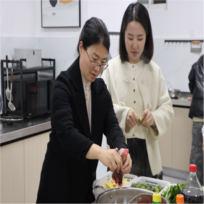 暖冬赠被传温情，火锅共煮聚人心——beat365正版唯一官网必一医学院暖冬关爱行动圆满落幕 第 10 张