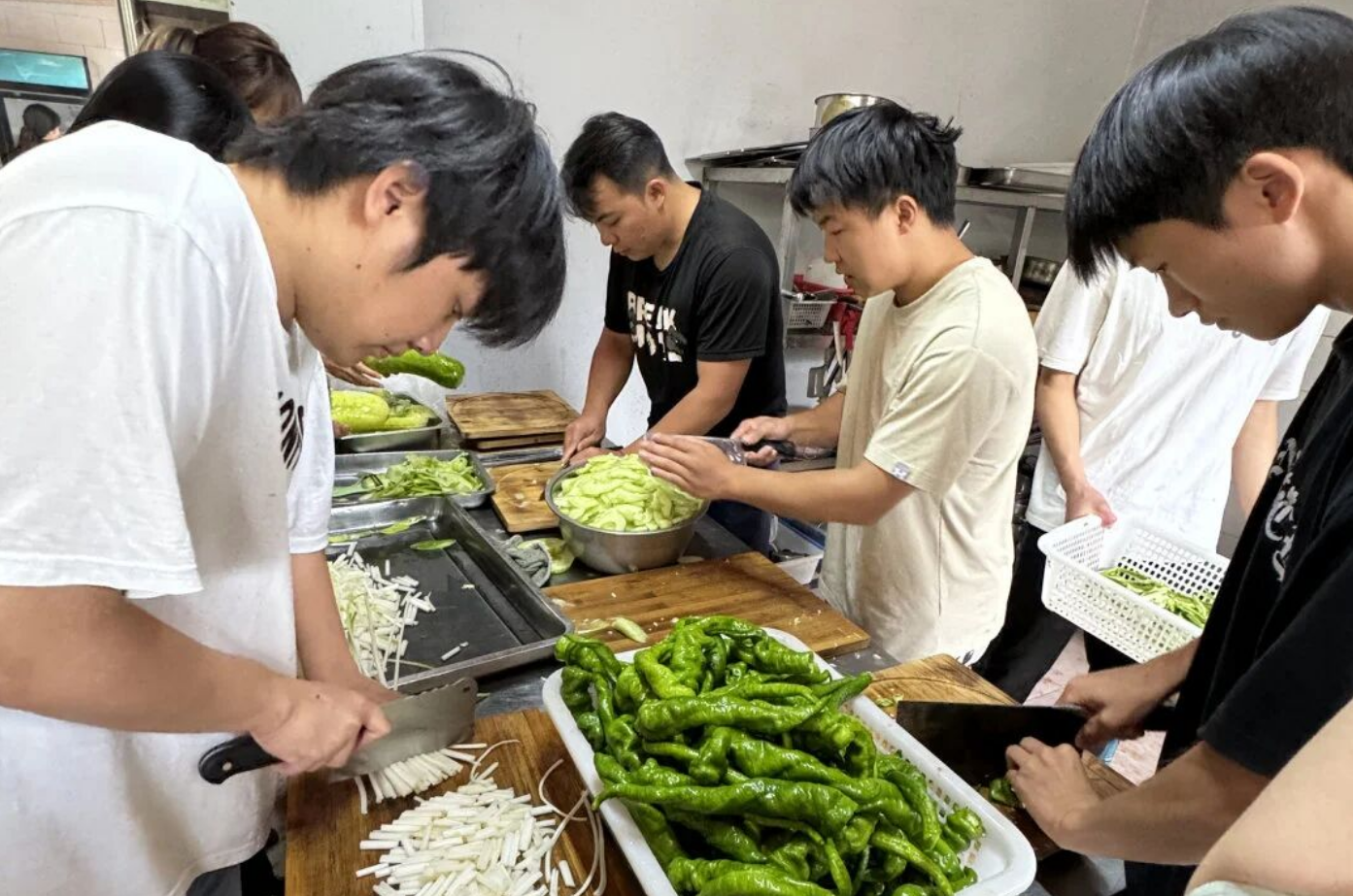 屏幕截图 2026-06-21 215318.png 屏幕截图 2026-06-21 215318.png