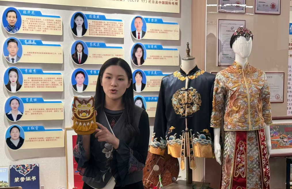 探寻文脉根脉,汲取创作灵感——beat365官网2025级本科数字媒体艺术专业赴楚雄州州开展专业采风实践活动 第 5 张 探寻文脉根脉,汲取创作灵感——beat365官网2025级本科数字媒体艺术专业赴楚雄州州开展专业采风实践活动 第 5 张